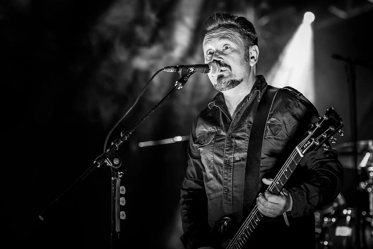 Andy Cairns - guitar live