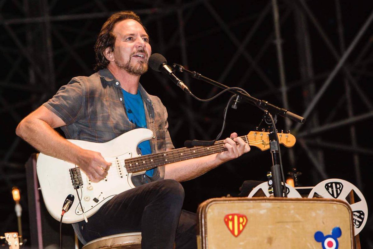Eddie Vedder live Firenze Rocks - stratocaster
