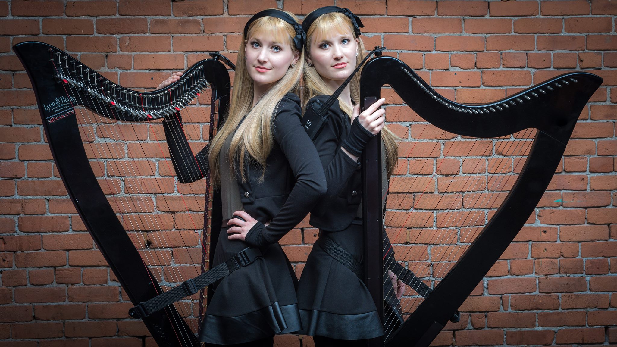 Harp Twins - wall